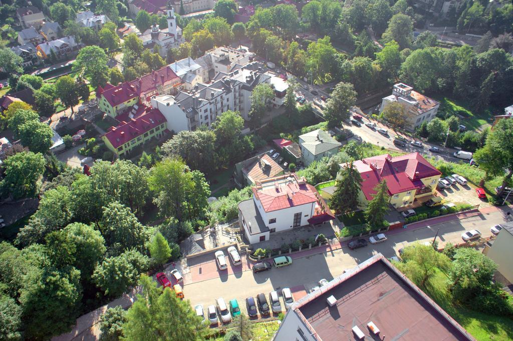 Urocza Art Pensjonat Krynica Zdroj Bagian luar foto